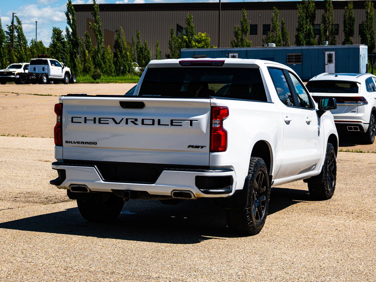 2023 Chevrolet Silverado 1500 4WD Crew Cab 147 RST White Sherwood Park - photo #12