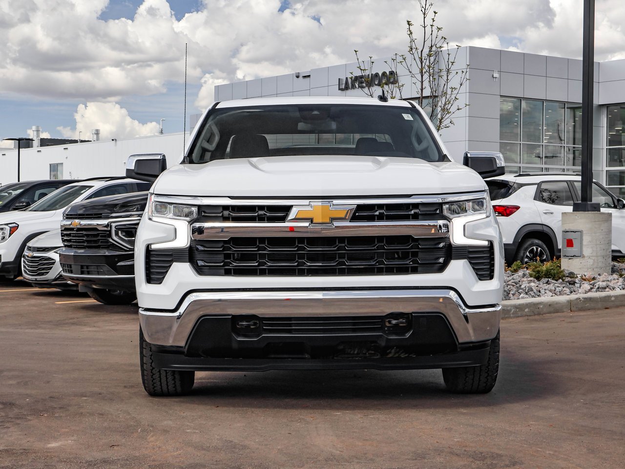 2025 Chevrolet Silverado 1500 4WD Crew Cab 147 LT White Sherwood Park - photo #2