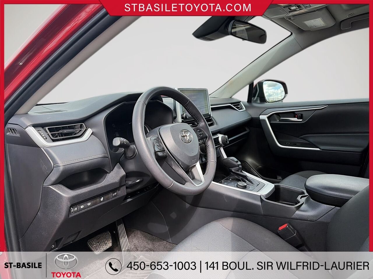 Toyota RAV4 Hybride 2024 Rouge rubis nacré Saint-Basile-le-Grand - photo #11