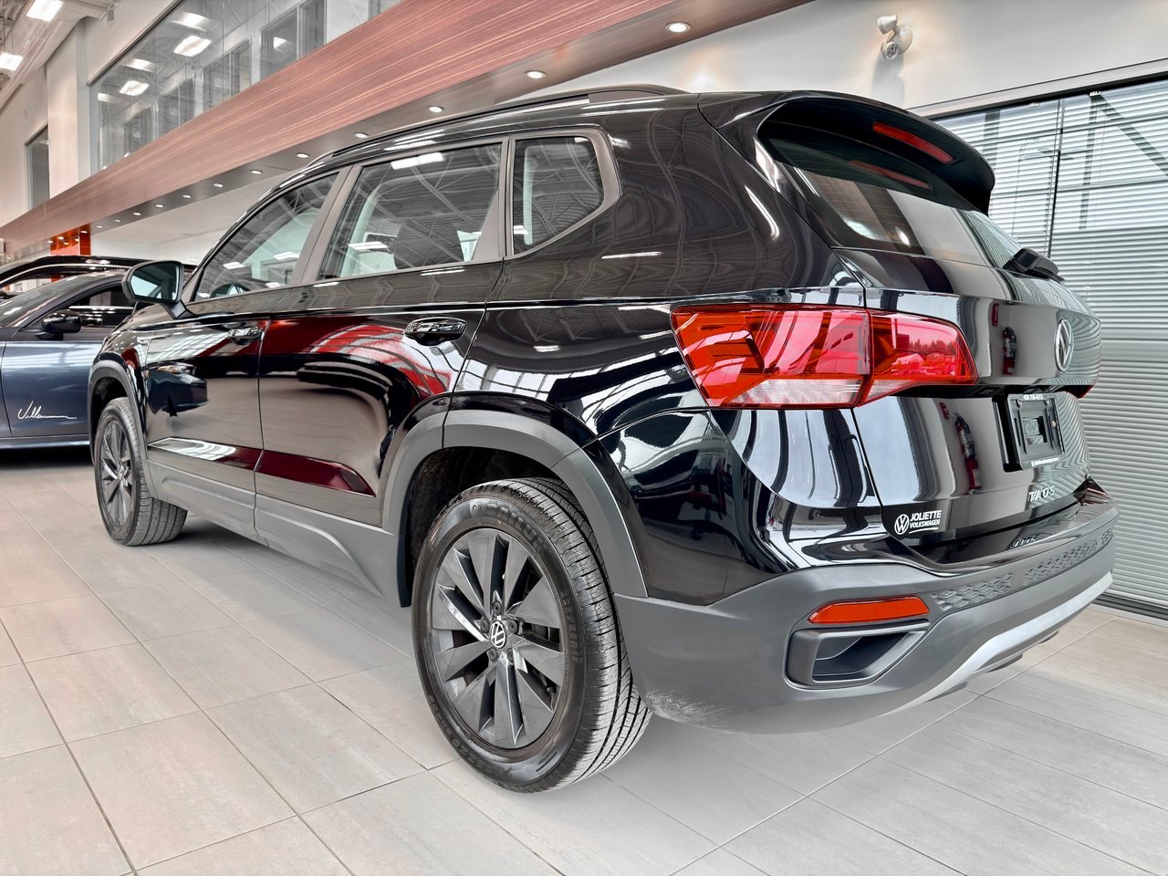 2022 Volkswagen Taos Black Notre-Dame-des-Prairies - photo #8