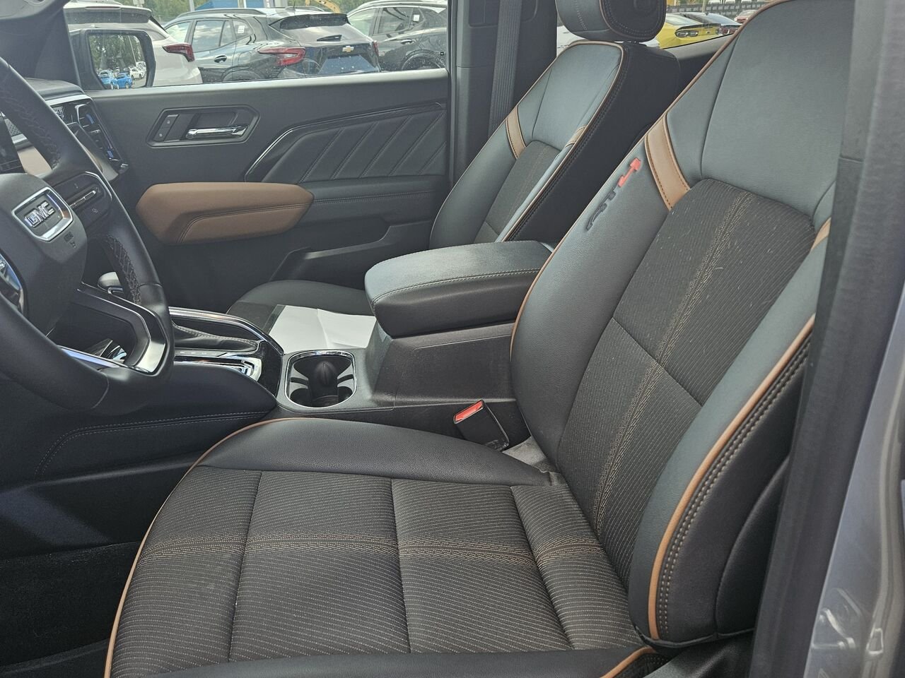 GMC Canyon AT4 cabine multiplace 4RM 2024 Gris Thetford Mines - photo #13