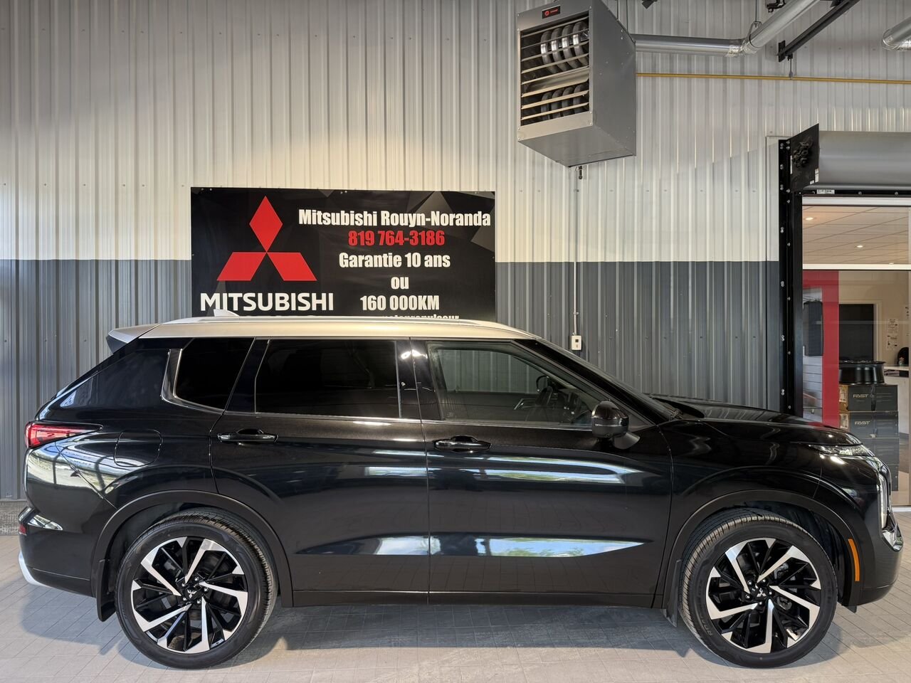 Mitsubishi Outlander GT S-AWC 2024 Noir Rouyn-Noranda - photo #3