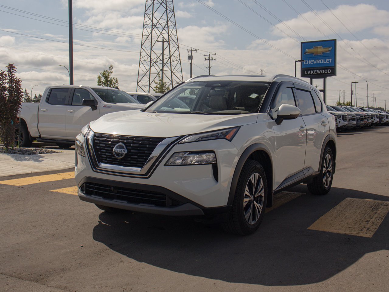 2021 Nissan Rogue AWD SV White Sherwood Park - photo #3