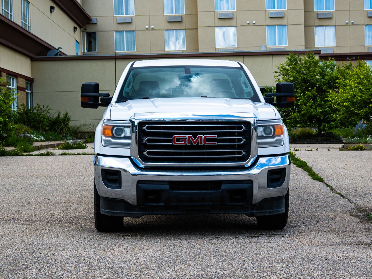 2018 GMC Sierra 2500HD 4WD Double Cab 144.2 White Sherwood Park - photo #2