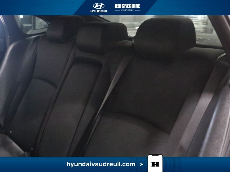 2019 Honda Civic Red Laval - photo #19
