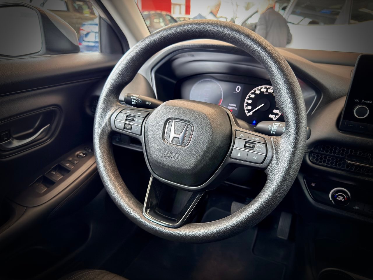 2025 Honda HR-V Silver Notre-Dame-des-Prairies - photo #23