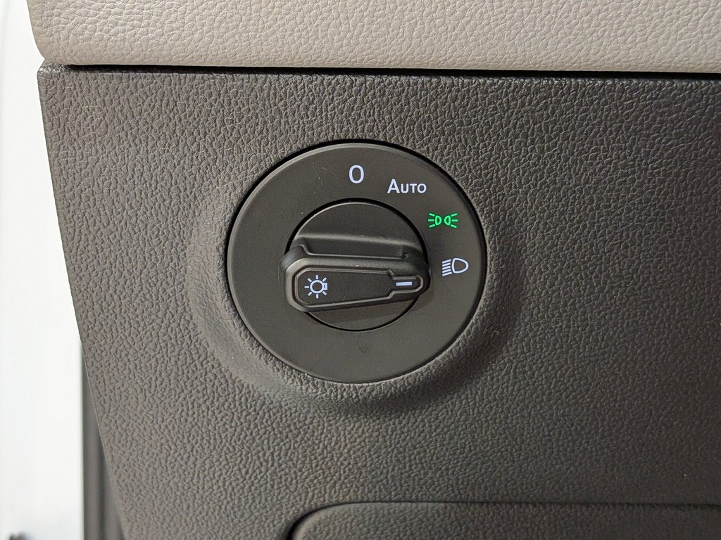 2022 Volkswagen Taos Highline 4MOTION White Val-David - photo #30