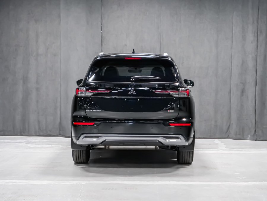 2026 Mitsubishi Outlander LE Black Diamond