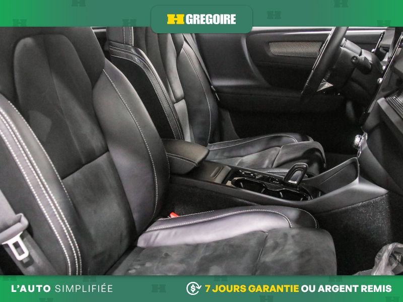 Volvo XC40 821529 | R-Design AWD AUTO AC CUIR TOIT NAV MAGS CAM RECUL 2021 Blanc Laval - photo #29