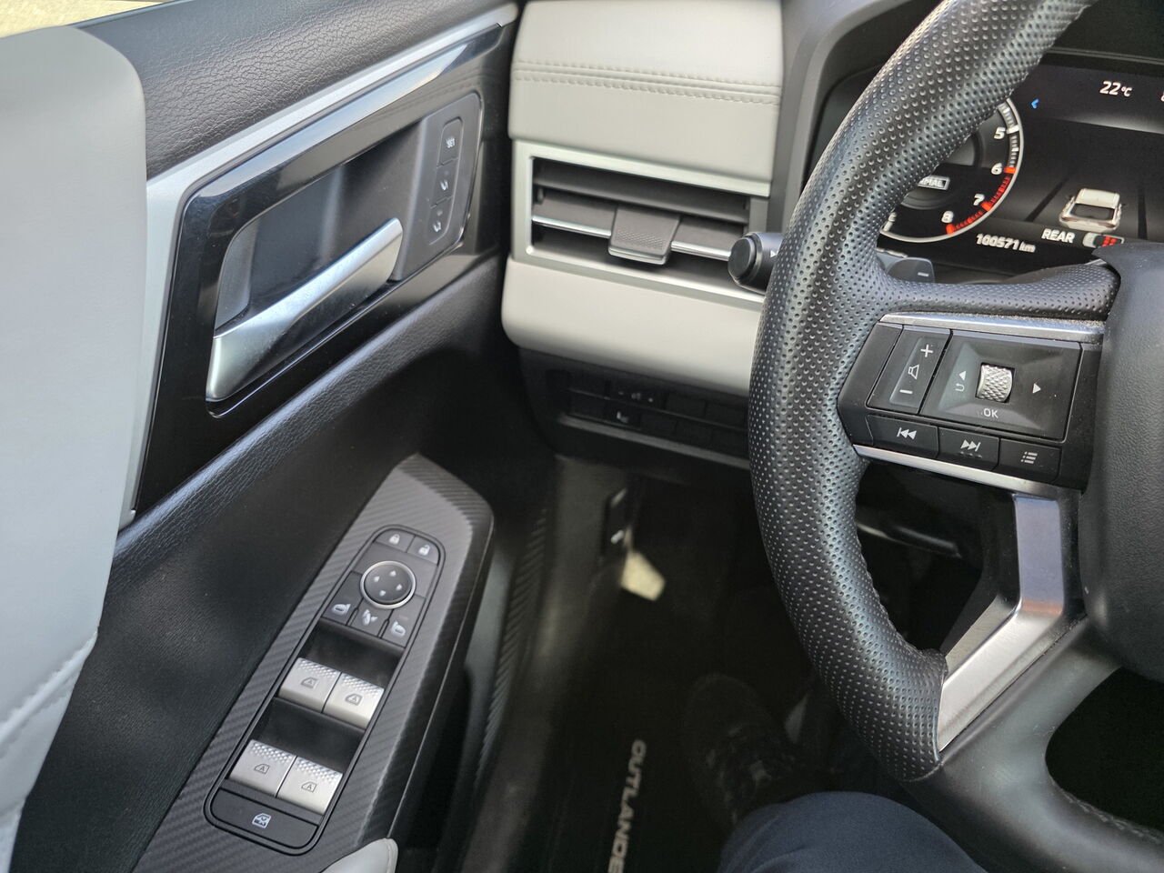 2022 Mitsubishi Outlander GT S-AWC White Rouyn-Noranda - photo #41