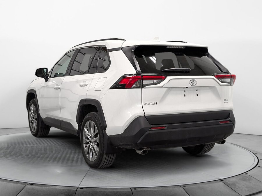 RAV4 AWD XLE 5486 km SEULEMENT Toit Ouvrant à voir!! 2022 Blanc