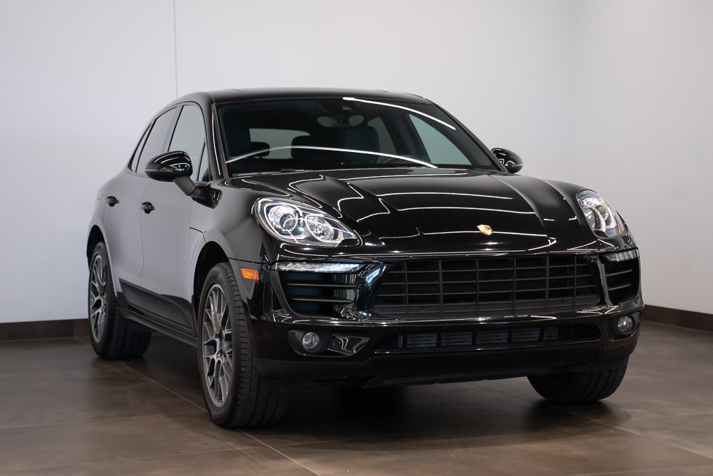 2018 Porsche Macan Sport \\ LOW KM Black Kirkland - photo #2