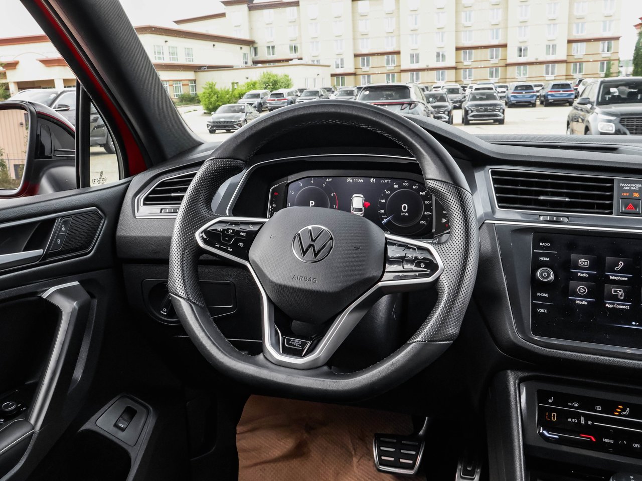 2024 Volkswagen Tiguan Comfortline R-Line Black Edition 4MOTION Red Sherwood Park - photo #17