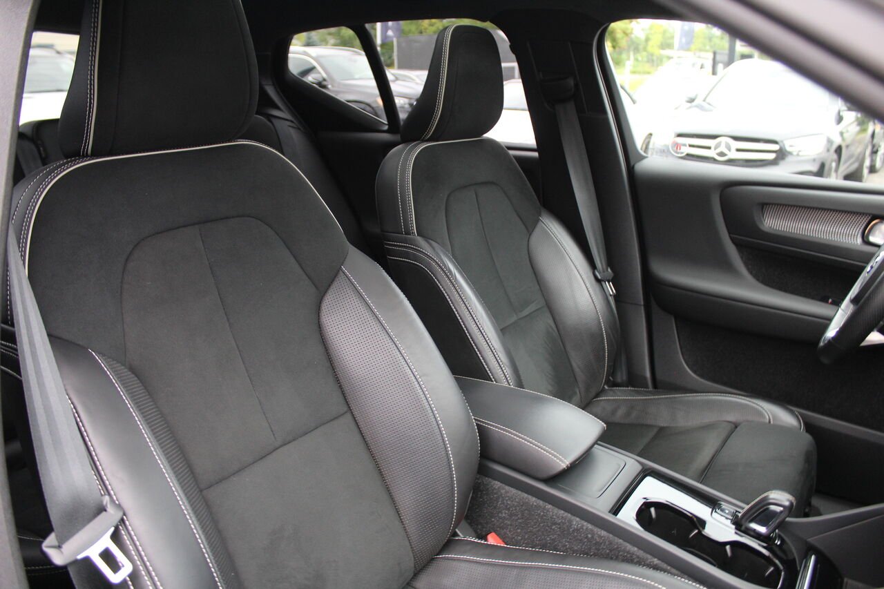 Volvo XC40 VIN: YV4ED3UR6M2546734 2021 Noir Sainte-Rose - photo #9