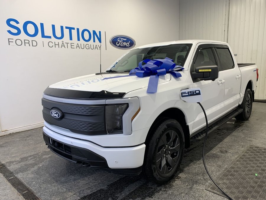 2024 Ford F-150 Lightning LIGHTNING FLASH CREW CAB 4WD Oxford White