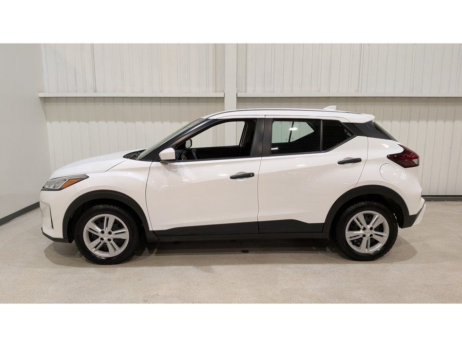2024 Nissan Kicks White