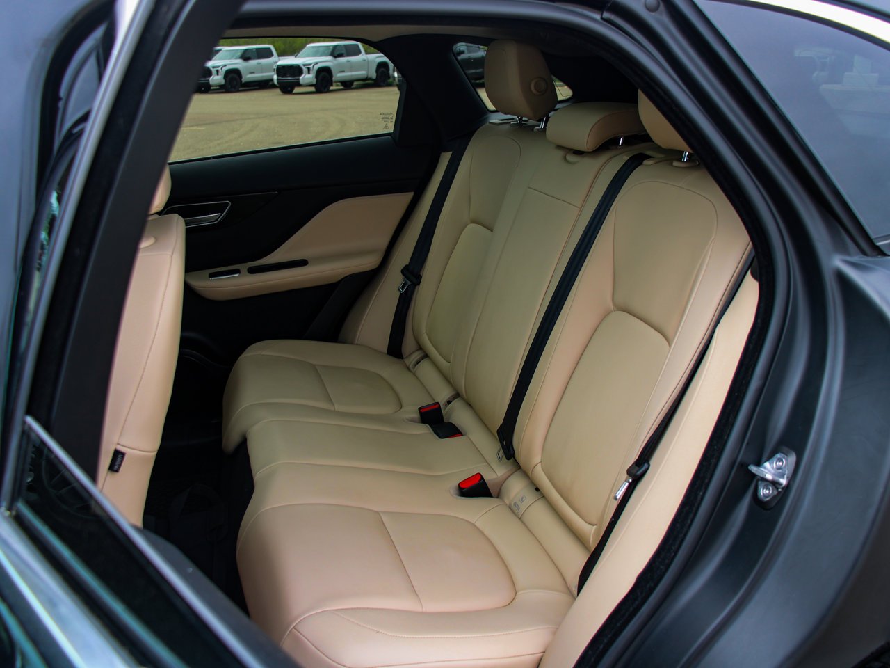 2020 Jaguar F-PACE 25t AWD Premium Black Sherwood Park - photo #31