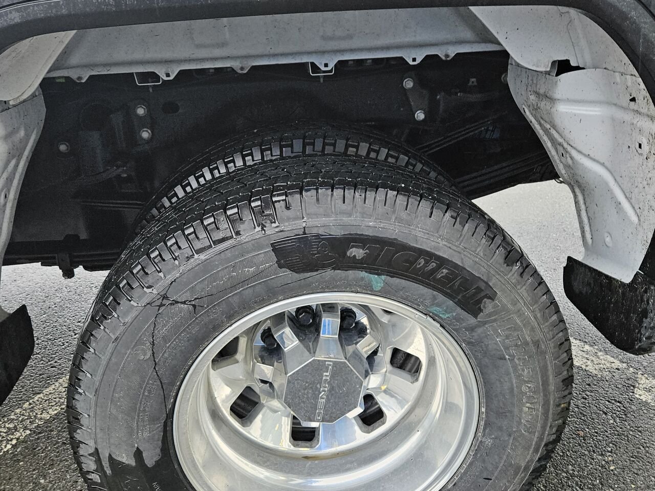 GMC Sierra 3500HD Denali Ultimate cabine multiplace 4RM 172 po 2025 Blanc Thetford Mines - photo #24