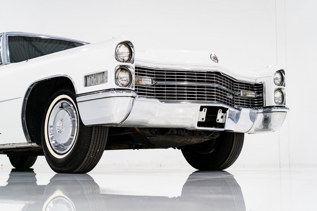 Cadillac Fleetwood **PRICE IN USD** Factory Limo dual AC with only 18,892 miles 1966 Blanc Montréal - photo #25