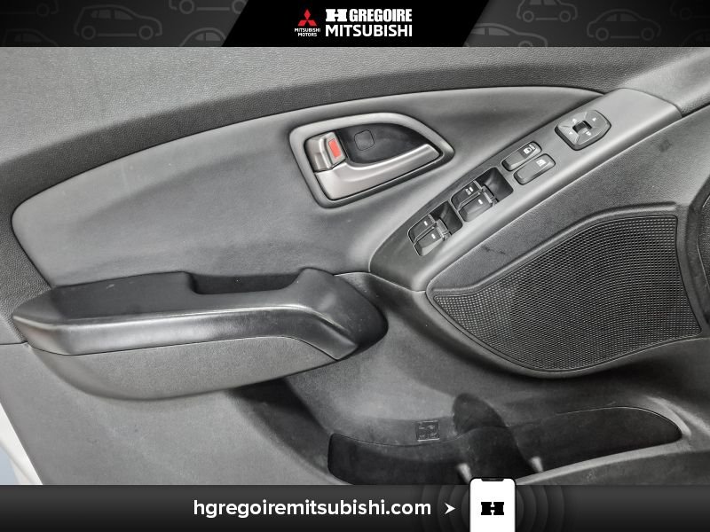 2015 Hyundai Tucson Silver Laval - photo #12