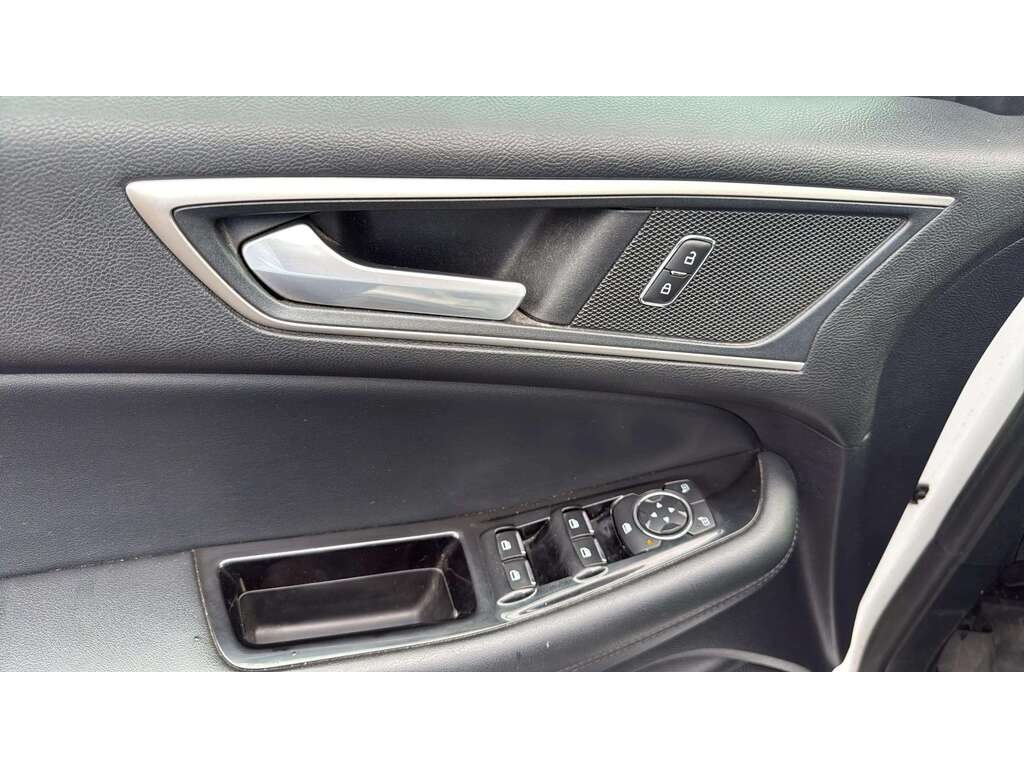 Ford Edge 2019 Blanc Gatineau - photo #16