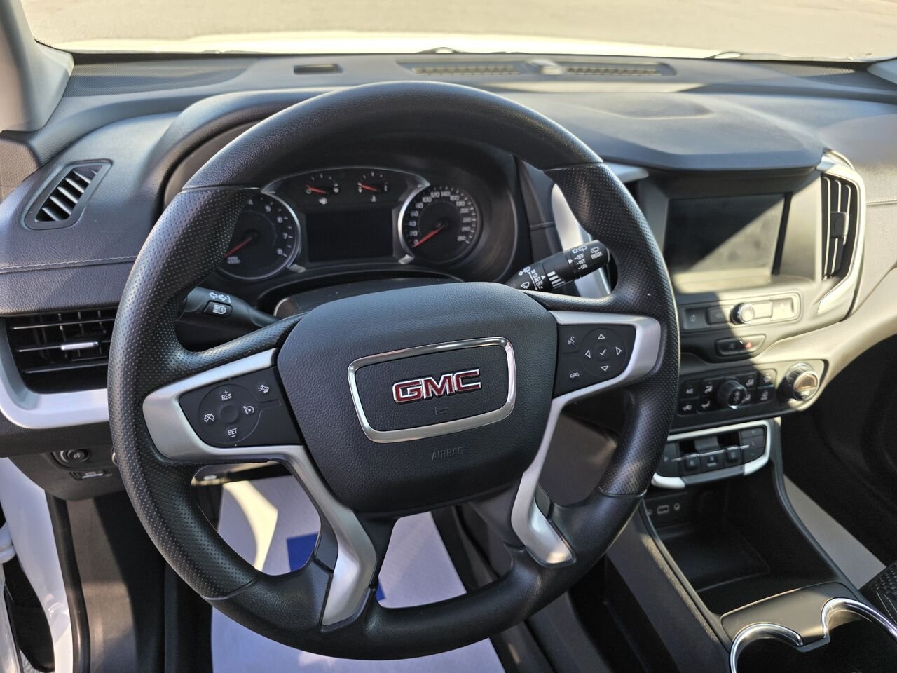 GMC Terrain SLE 2023 Blanc Rouyn-Noranda - photo #10