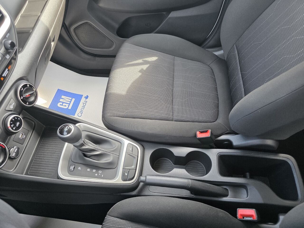 Hyundai Venue Essential IVT avec couleur deux tons 2021 Blanc Rouyn-Noranda - photo #16