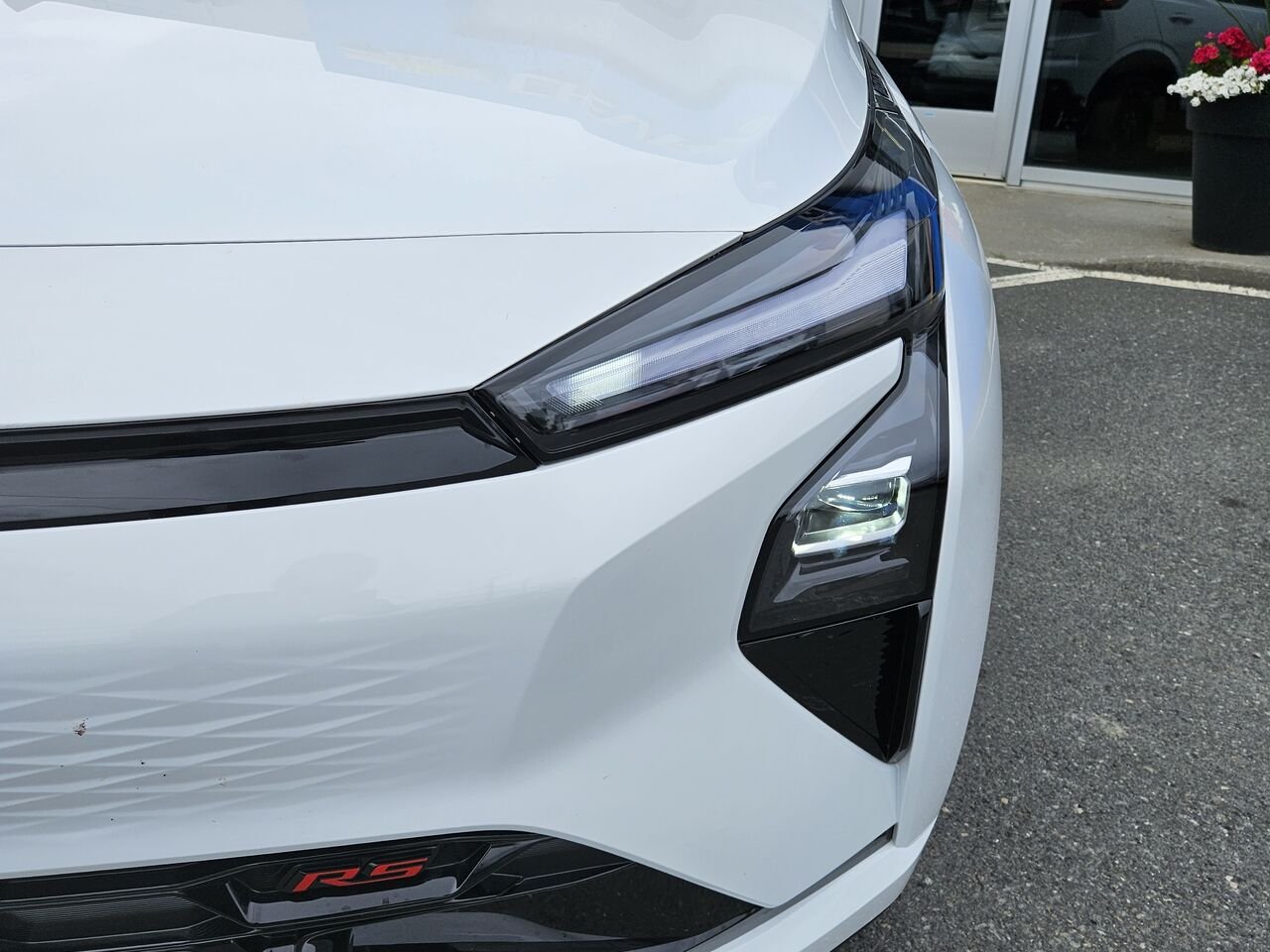 2027 Chevrolet Bolt RS 4 portes TA Summit White Thetford Mines - photo #6