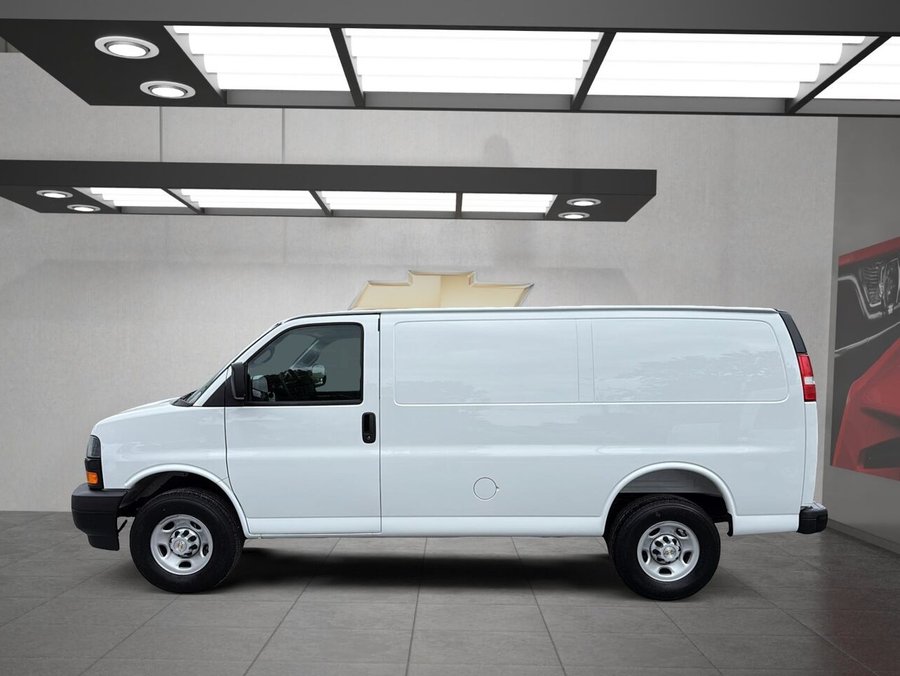 2026 Chevrolet Express Cargo Van 2026 SUMMIT WHITE
