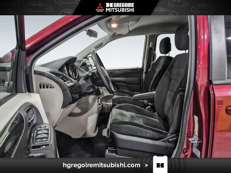 Dodge GR Caravan 2017 Brun Blainville - photo #13