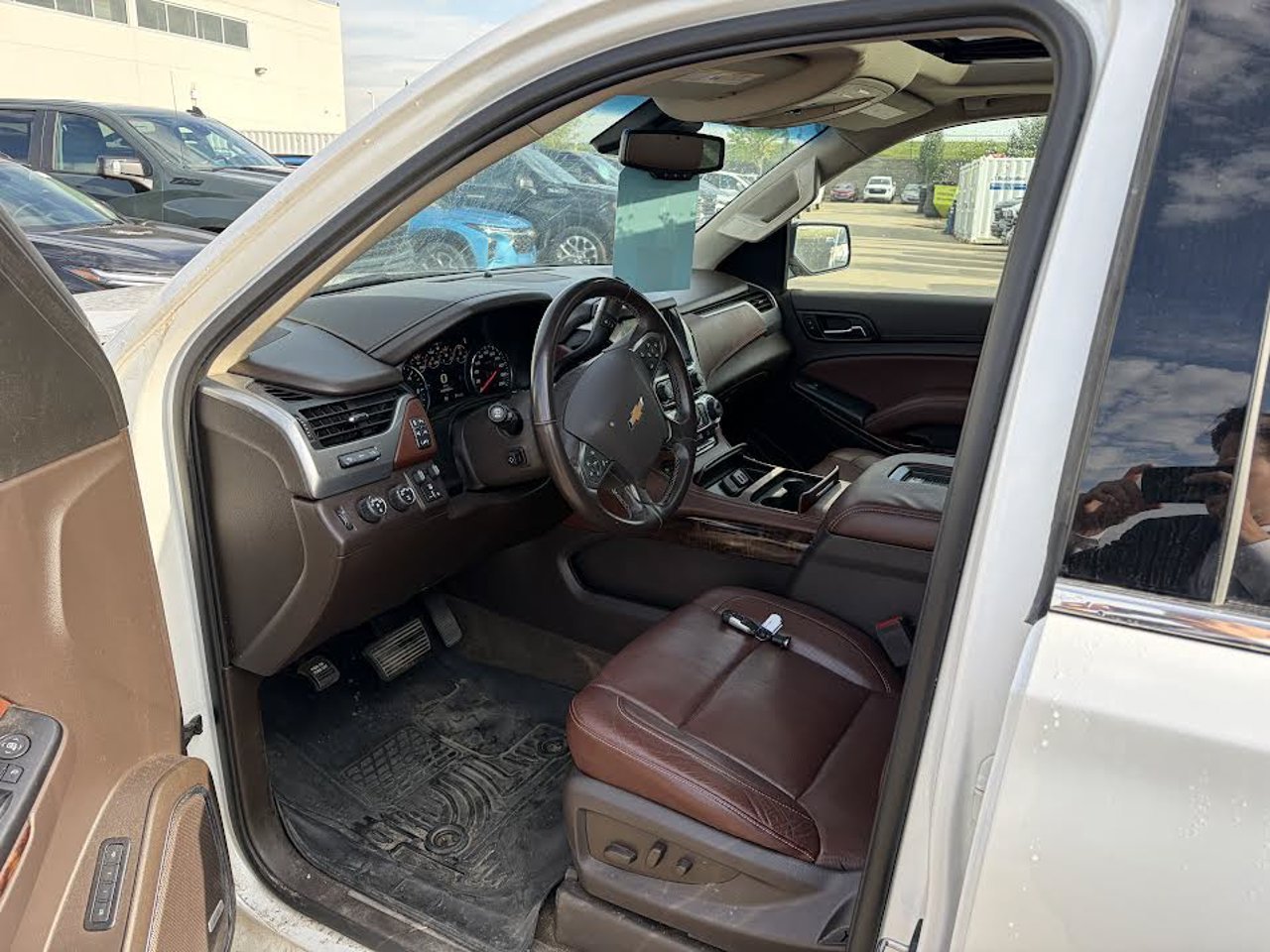 2019 Chevrolet Tahoe 4WD 4dr Premier White Sherwood Park - photo #6
