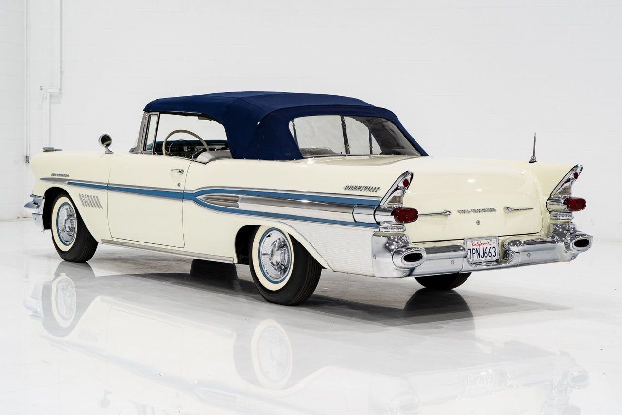 1957 Pontiac Bonneville *PRICE IN USD* Fuel injected 347/315HP 1 of 630 produced White Montreal - photo #57