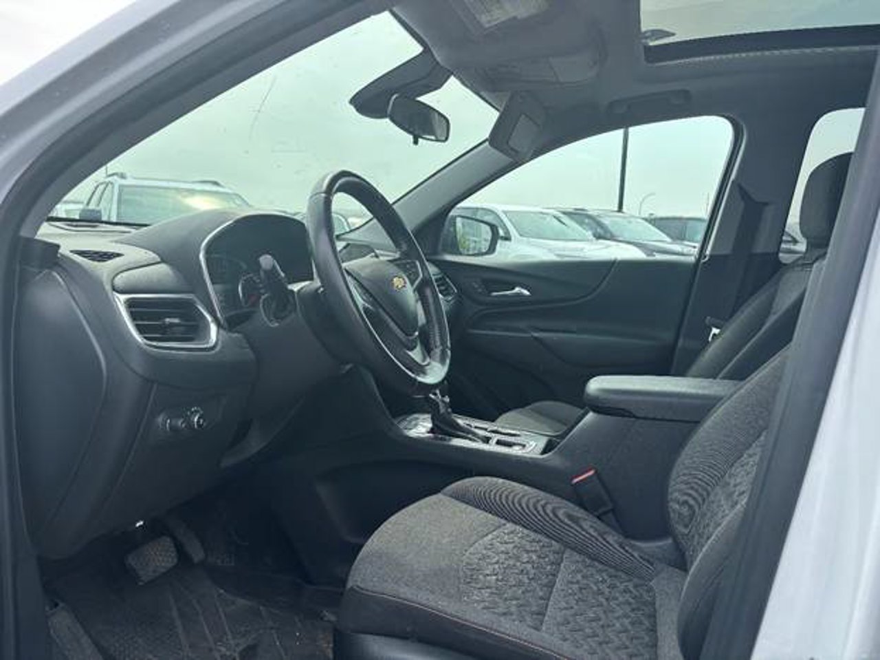 2022 Chevrolet Equinox AWD 4dr LT w/1LT White Sherwood Park - photo #5