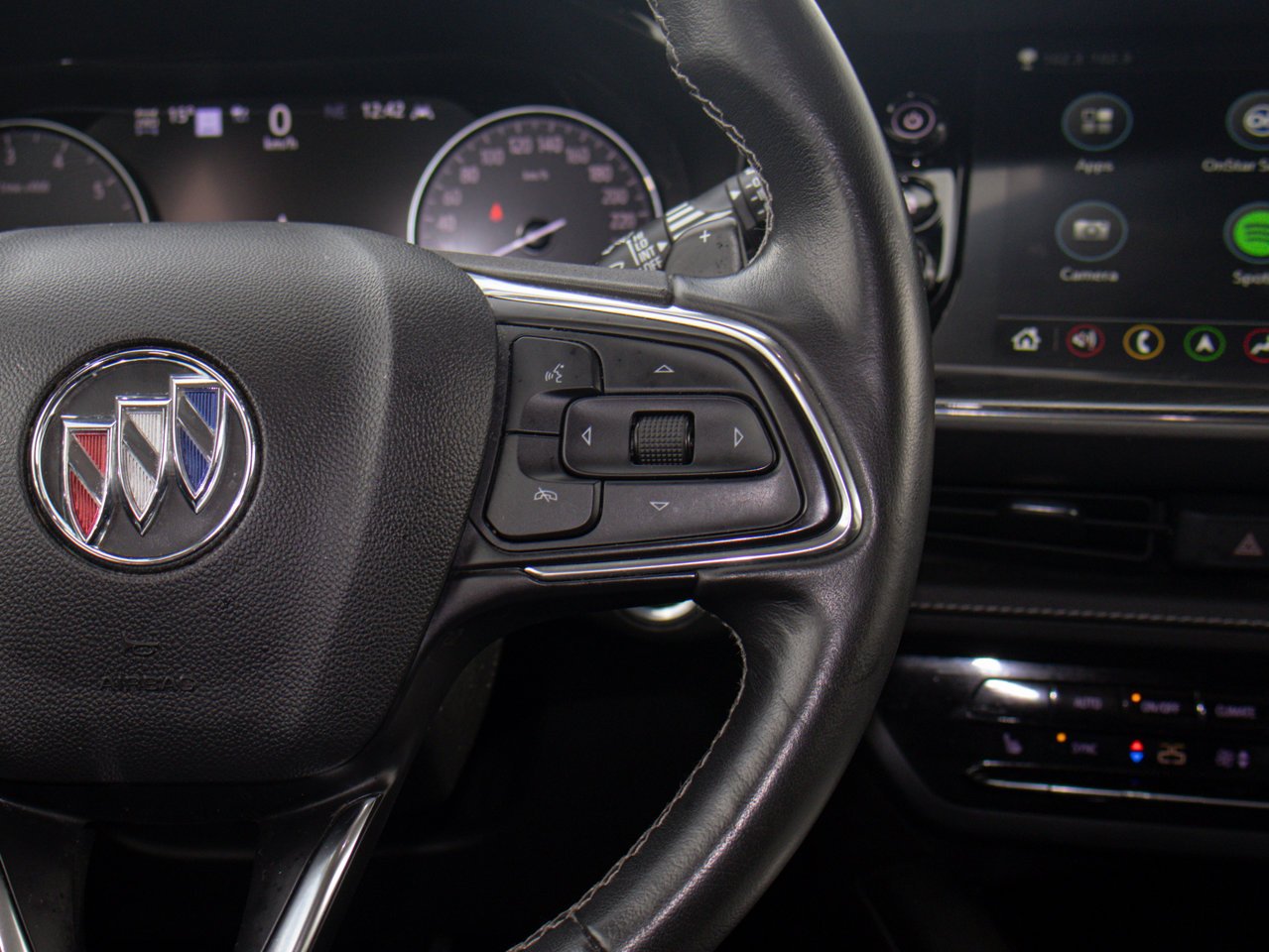 2022 Buick Envision AWD 4dr Essence White Sherwood Park - photo #24