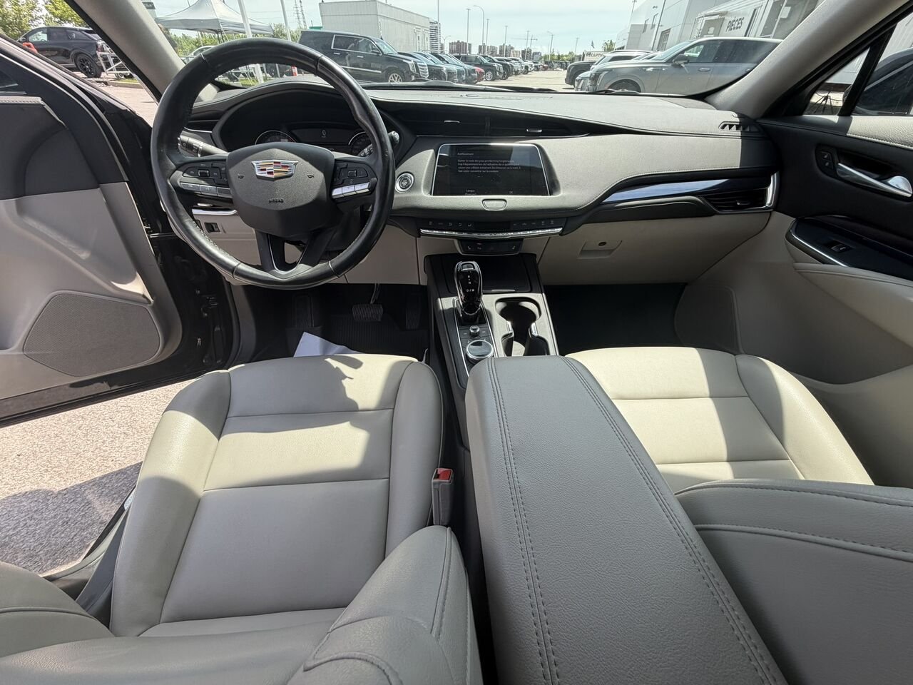2023 Cadillac XT4 LUXURY AWD FINANCEMENT À PARTIR DE 3.99% STOCK XP5650 Black Laval - photo #21