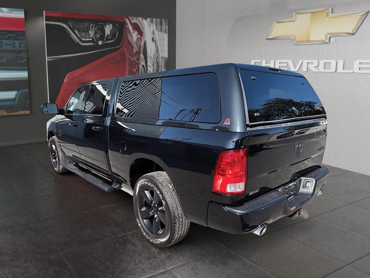 RAM 1500 CLASSIC SLT 2021 Noir Saint-Hyacinthe - photo #3