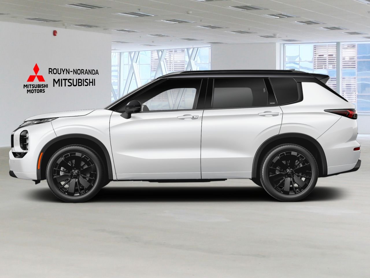 Mitsubishi Outlander GT NOIR S-AWC 2026 Blanc diamant/toit noir Rouyn-Noranda - photo #1