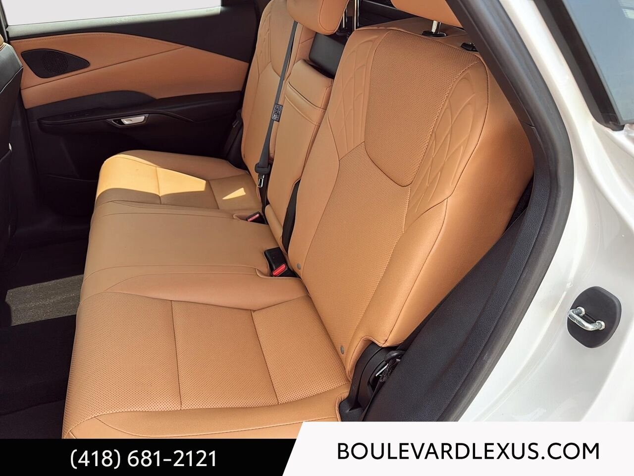 Lexus RX 19865A 2023 Blanc Québec - photo #17