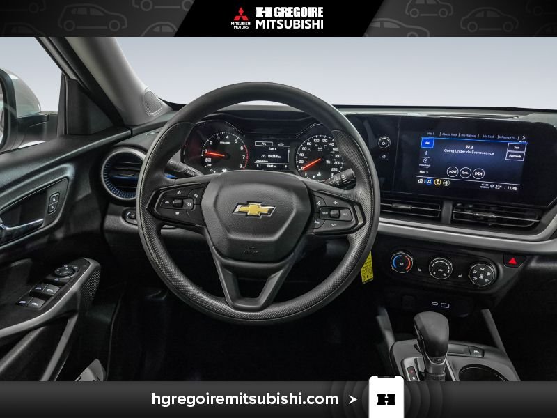 2025 Chevrolet Trax White Laval - photo #17