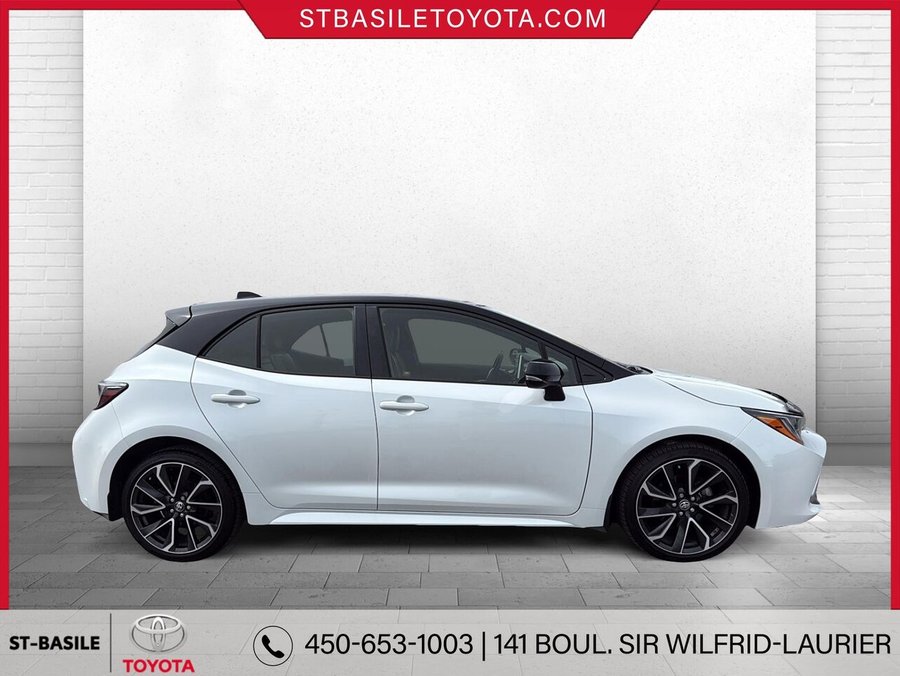 TOYOTA COROLLA HATCHBACK 2021 2021 Frisson glacé nacré avec toit noir