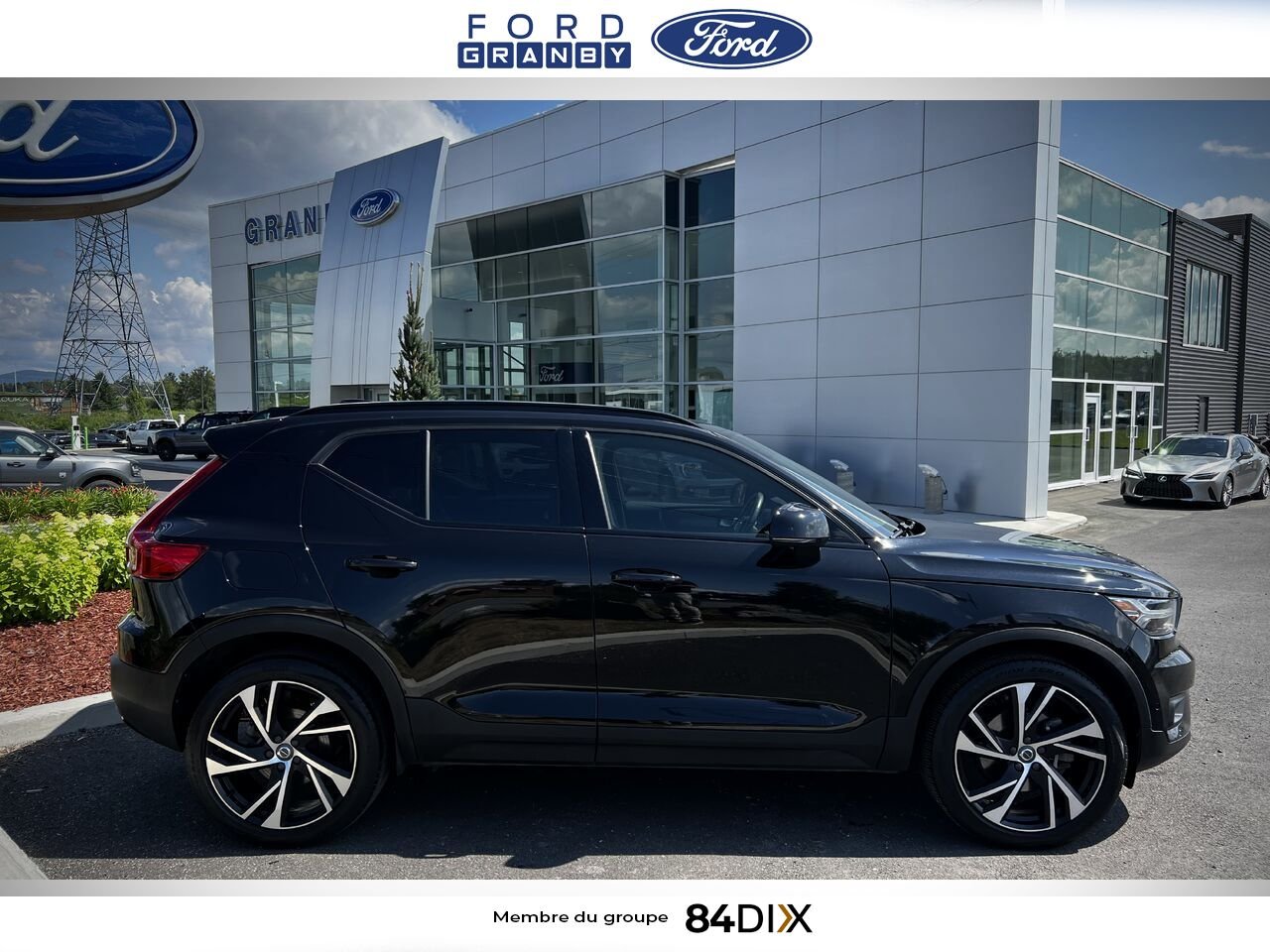 2021 Volvo XC40 Black Granby - photo #2