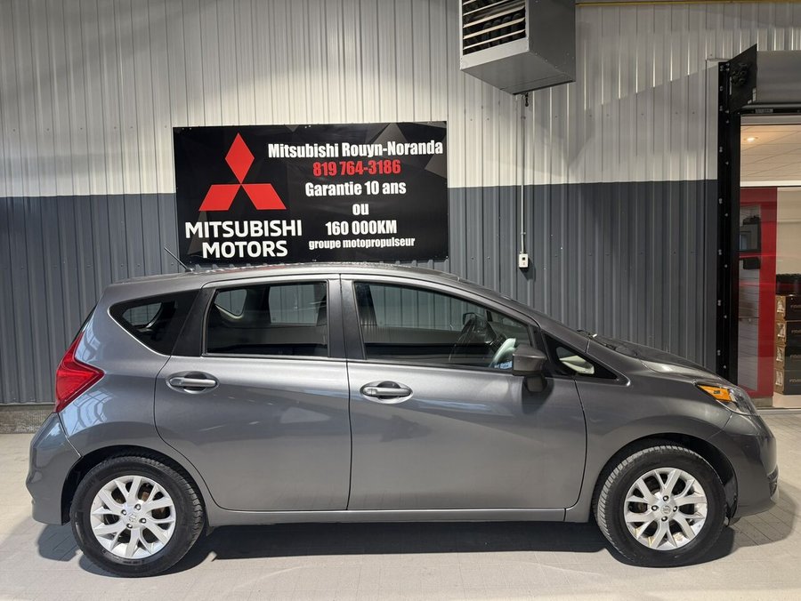 Nissan Versa Note SV BM 2018 Gris