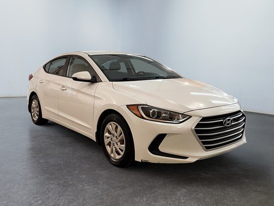 Hyundai ELANTRA Berline 4 portes, boîte manuelle, L 2017 Blanc