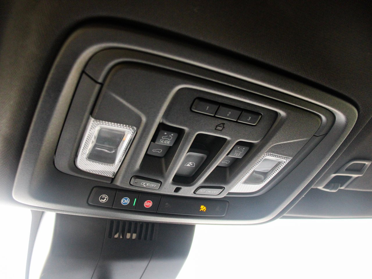 2022 Chevrolet Silverado 1500 4WD Crew Cab 147 High Country Blue Sherwood Park - photo #28