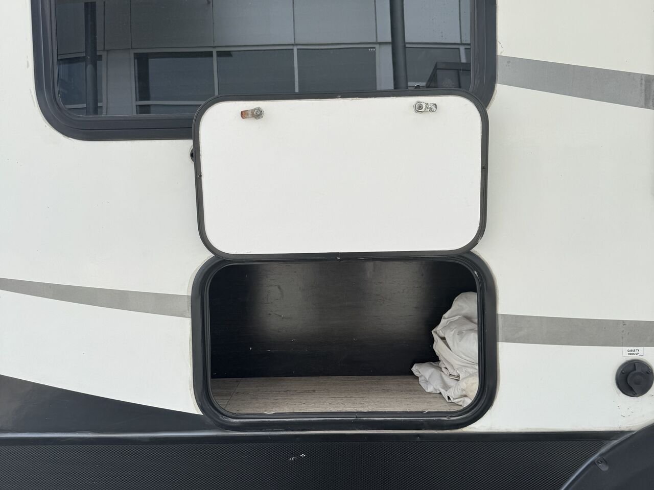 2019 COACHMEN NORTHERN SPIRIT 2342B White Granby - photo #14