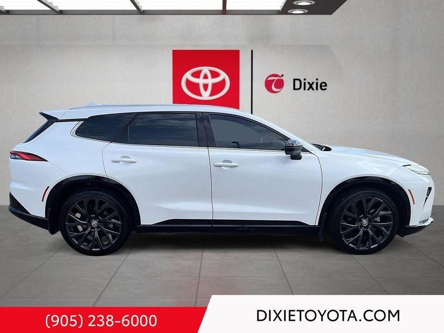 2025 Toyota Crown Signia 2025 White