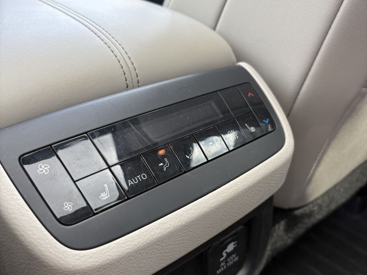 Nissan Pathfinder 2022 Blanc Mont-Laurier - photo #13