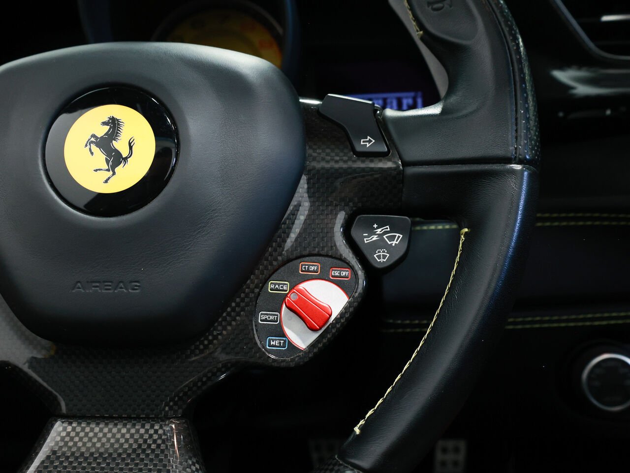 Ferrari 488 2017 Jaune Saint-Eustache - photo #18