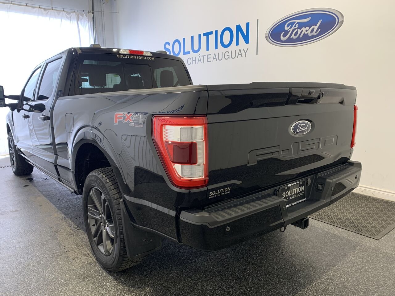 Ford F-150 SUPERCREW LARIAT 2023 Noir Saint-Eustache - photo #10