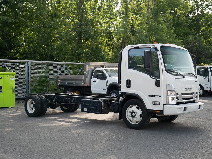2024 ISUZU NRR 2024 White
